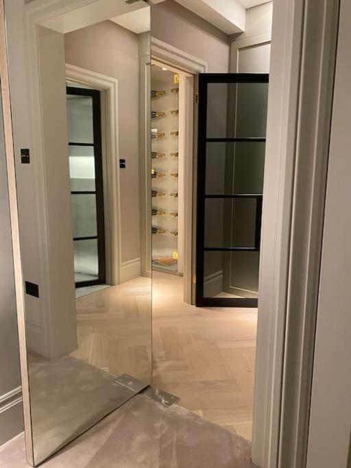 Luxury Georgian Apartment - 5 Minute Walk To Spa Bath Extérieur photo