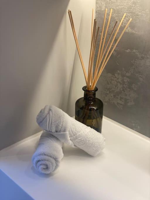 Luxury Georgian Apartment - 5 Minute Walk To Spa Bath Extérieur photo