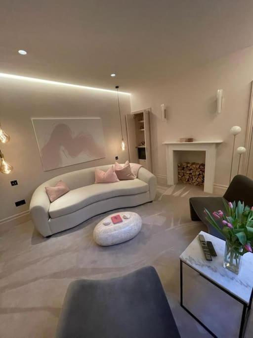 Luxury Georgian Apartment - 5 Minute Walk To Spa Bath Extérieur photo